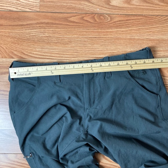 North Face. Capris - Picture 3 of 10